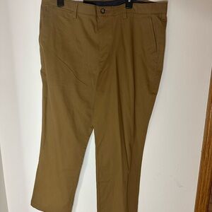 Croft & Barrow Men's Khaki Chinos